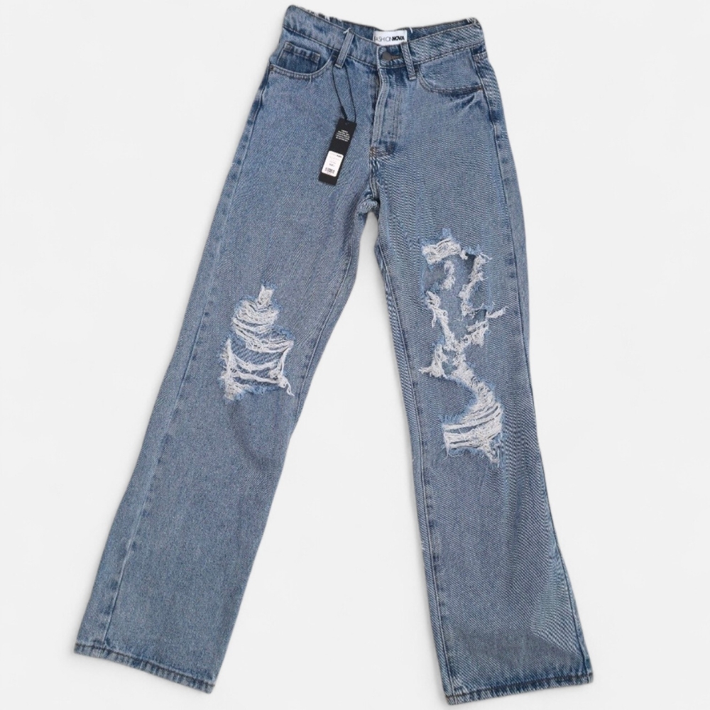 Fashion Nova NWT Drive You Crazy Distressed Ripped Straight Leg Jeans